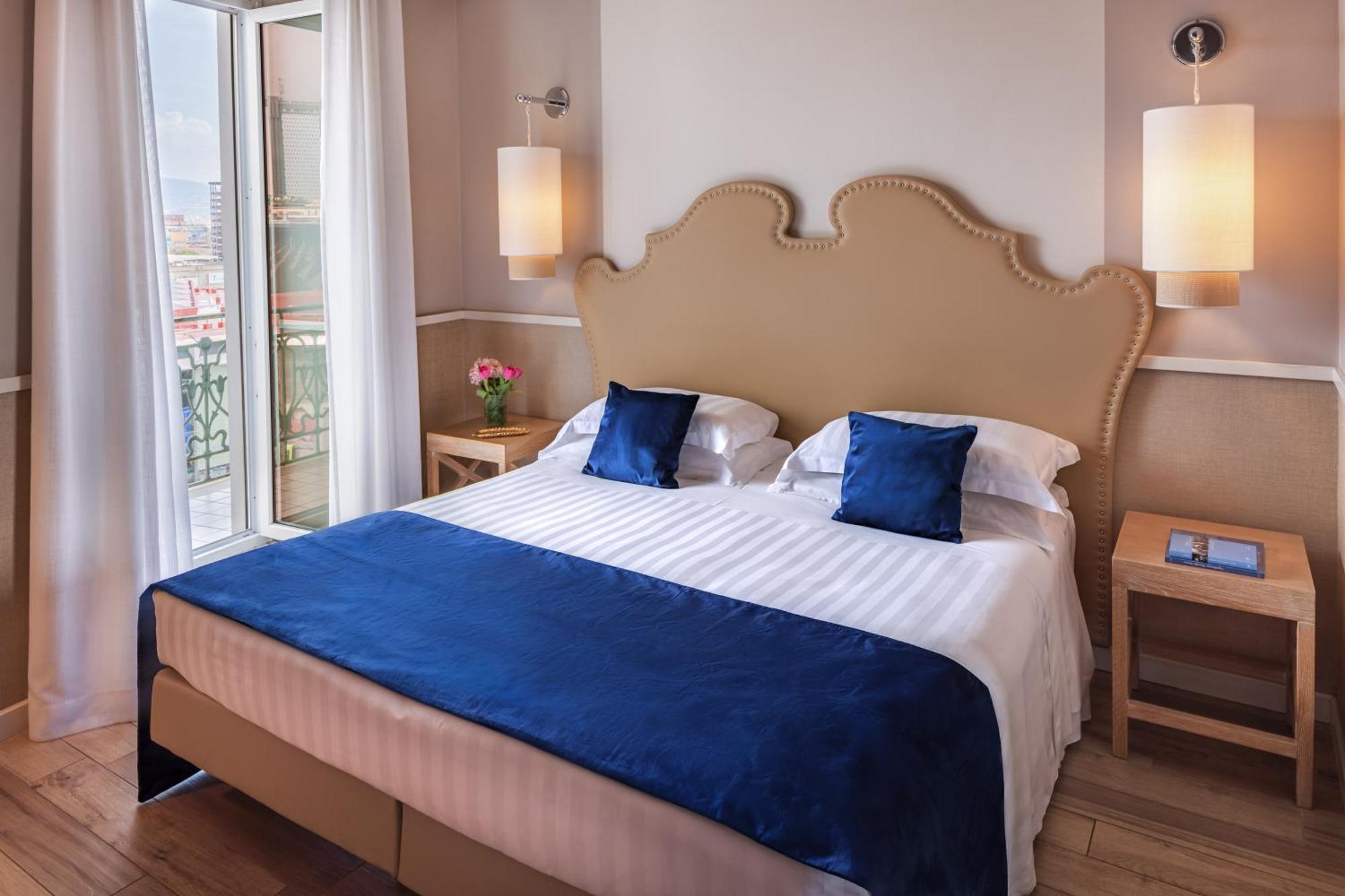 Starhotels Terminus Наполи Стая снимка
