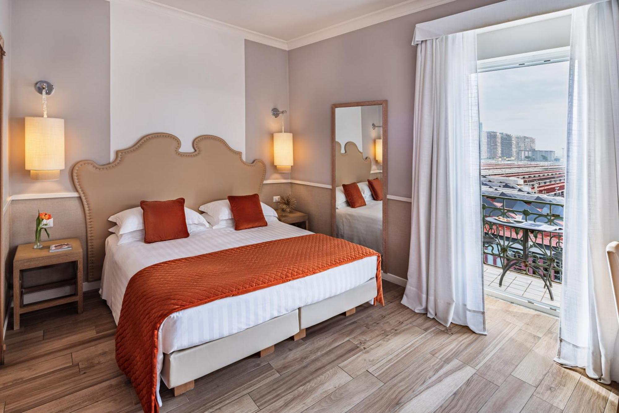 Starhotels Terminus Наполи Екстериор снимка