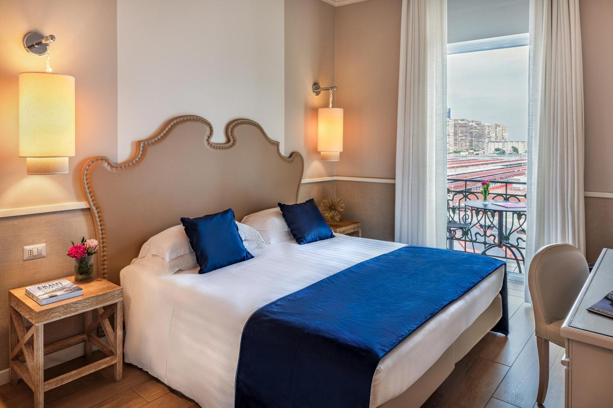 Starhotels Terminus Наполи Стая снимка