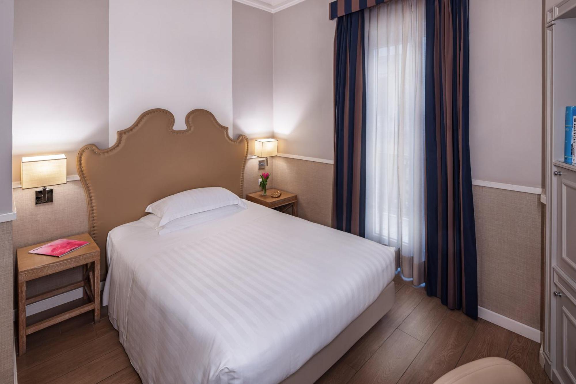 Starhotels Terminus Наполи Стая снимка